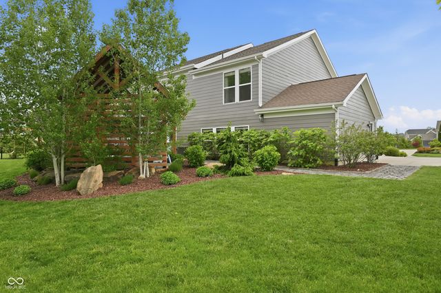 692 Ridge Gate Drive, Brownsburg, IN 46112