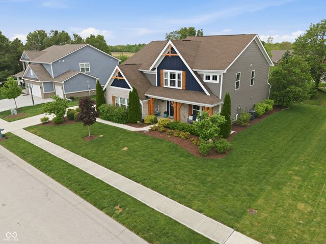 692 Ridge Gate Drive, Brownsburg, IN 46112