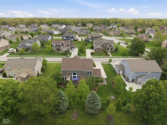 692 Ridge Gate Drive, Brownsburg, IN 46112
