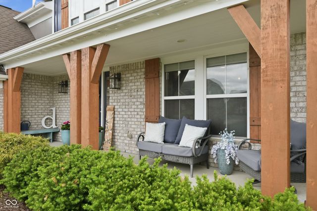 692 Ridge Gate Drive, Brownsburg, IN 46112