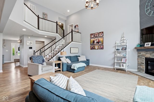 692 Ridge Gate Drive, Brownsburg, IN 46112