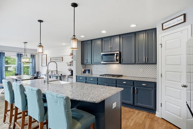 692 Ridge Gate Drive, Brownsburg, IN 46112