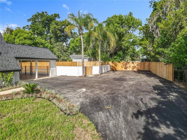 128 S MONTGOMERY AVENUE, Deland, FL 32720