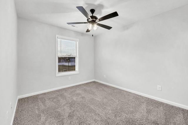 305 Wesson Dr, Clarksville, TN 37043