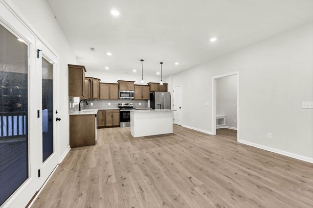 305 Wesson Dr, Clarksville, TN 37043