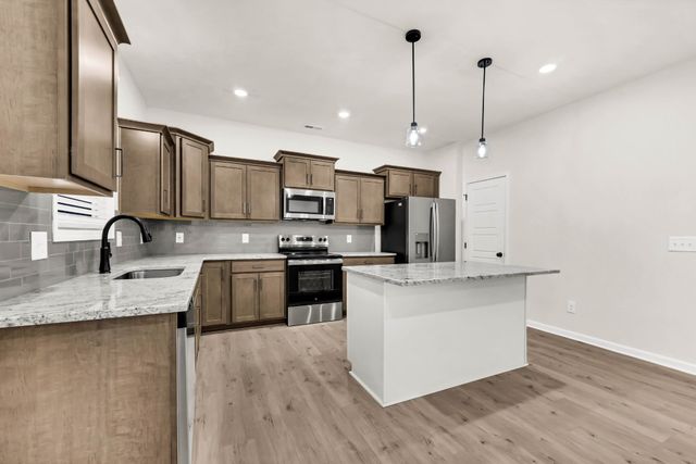 305 Wesson Dr, Clarksville, TN 37043