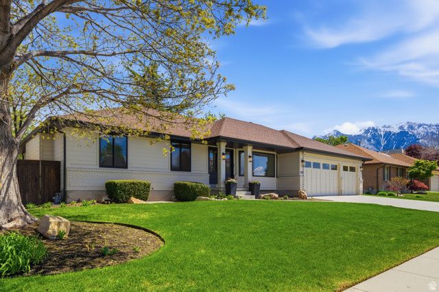 8917 S SUNRIDGE DR, Sandy, UT 84093