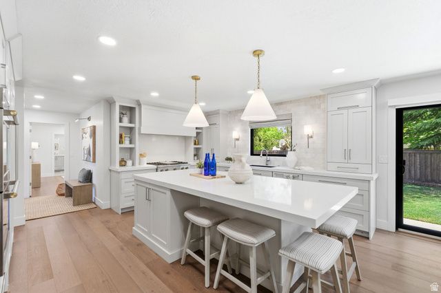 8917 S SUNRIDGE DR, Sandy, UT 84093