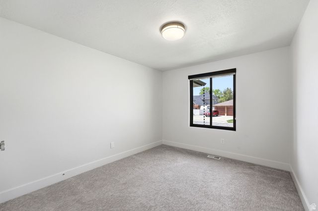 8917 S SUNRIDGE DR, Sandy, UT 84093