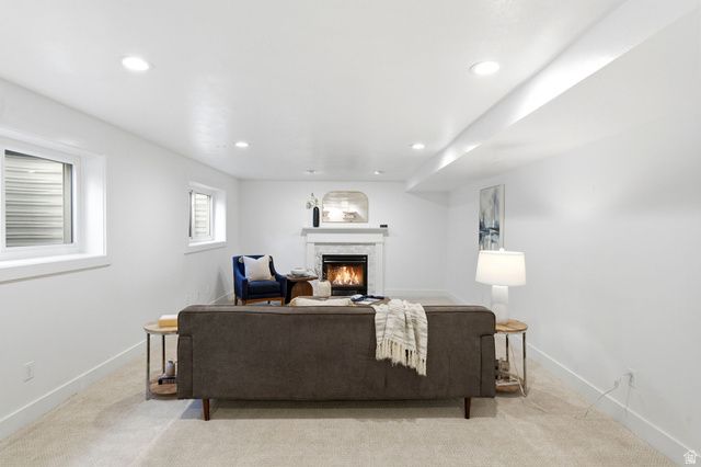 8917 S SUNRIDGE DR, Sandy, UT 84093