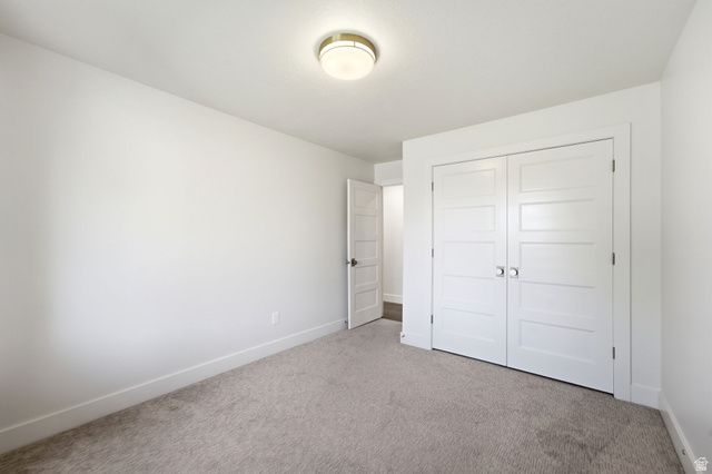 8917 S SUNRIDGE DR, Sandy, UT 84093