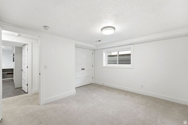 8917 S SUNRIDGE DR, Sandy, UT 84093