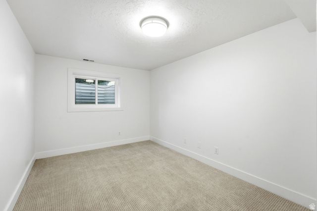 8917 S SUNRIDGE DR, Sandy, UT 84093