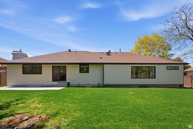 8917 S SUNRIDGE DR, Sandy, UT 84093