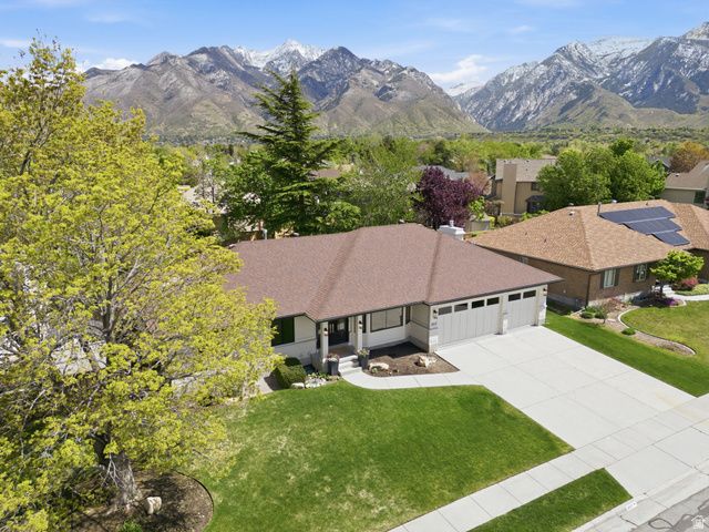 8917 S SUNRIDGE DR, Sandy, UT 84093