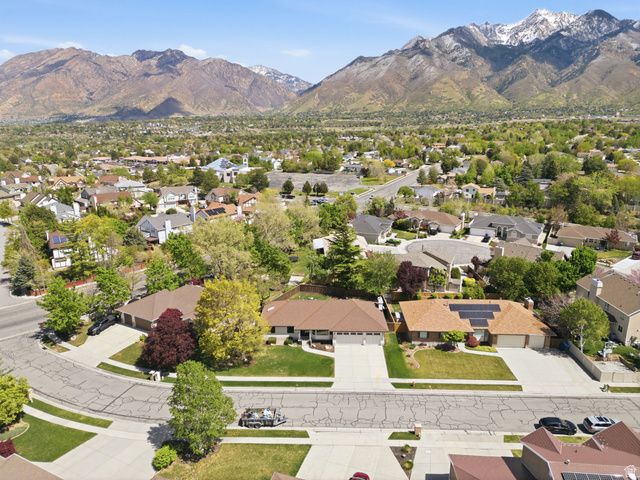 8917 S SUNRIDGE DR, Sandy, UT 84093