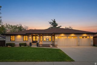 8917 S SUNRIDGE DR, Sandy, UT 84093
