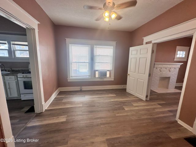 4218 Winnrose Way, Louisville, KY 40211