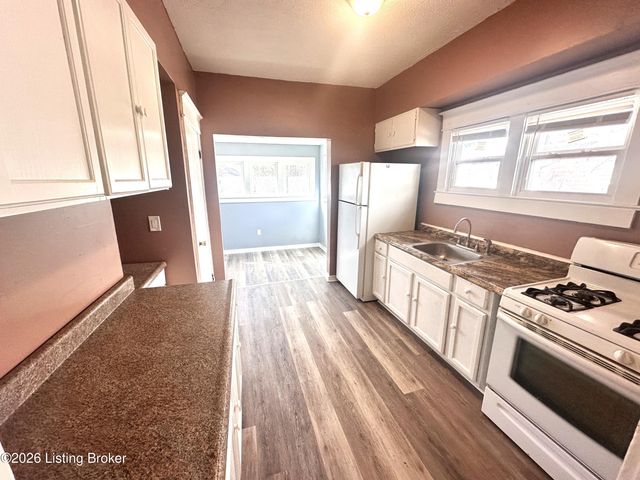 4218 Winnrose Way, Louisville, KY 40211