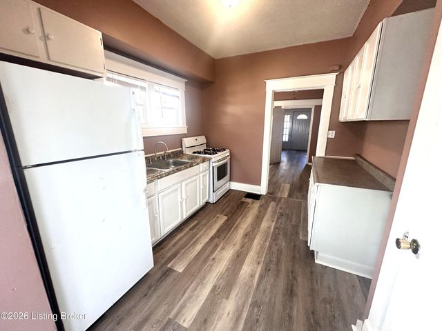 4218 Winnrose Way, Louisville, KY 40211