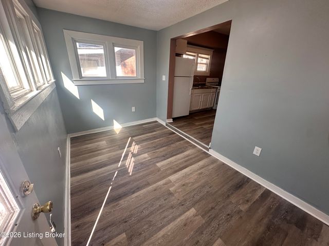 4218 Winnrose Way, Louisville, KY 40211