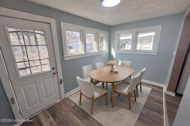 4218 Winnrose Way, Louisville, KY 40211