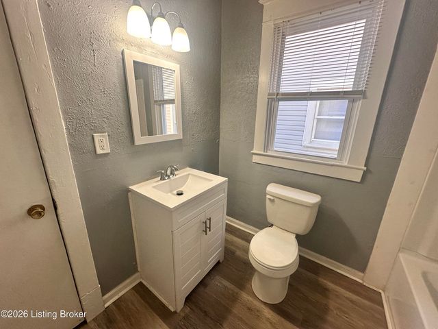 4218 Winnrose Way, Louisville, KY 40211