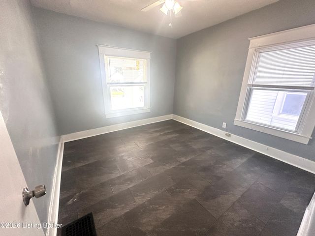 4218 Winnrose Way, Louisville, KY 40211