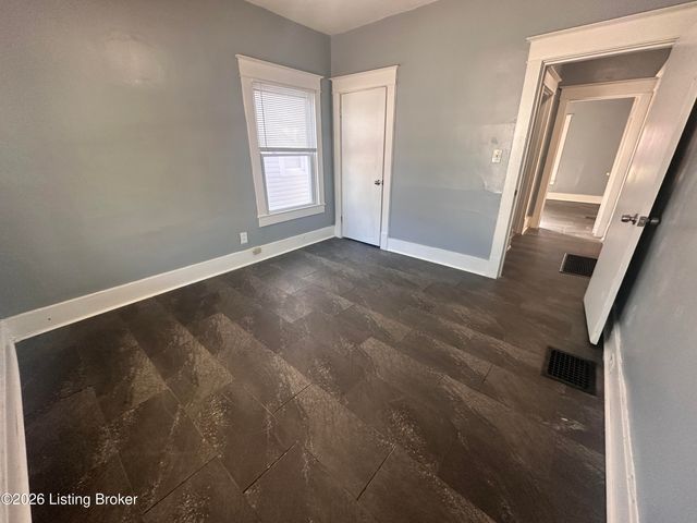 4218 Winnrose Way, Louisville, KY 40211