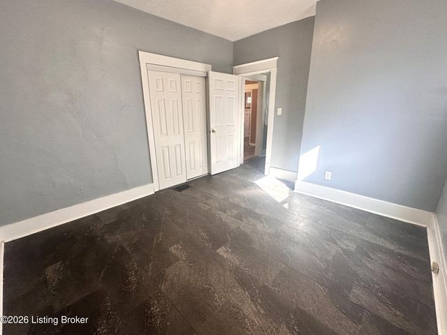 4218 Winnrose Way, Louisville, KY 40211