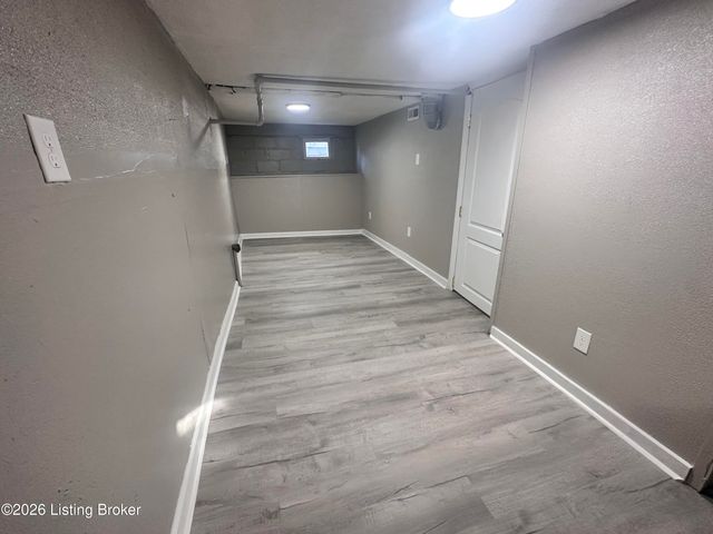 4218 Winnrose Way, Louisville, KY 40211