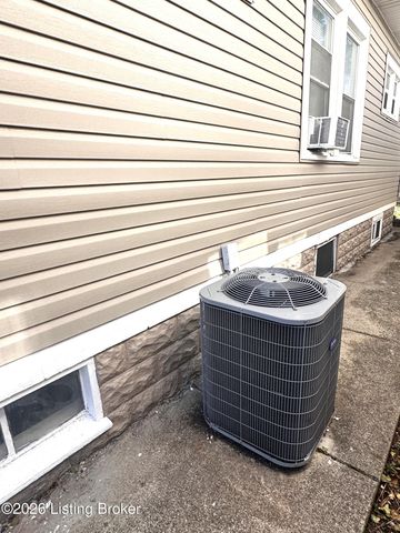 4218 Winnrose Way, Louisville, KY 40211