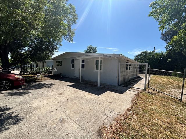 5442 Fourth Ave, Fort Myers, FL 33907
