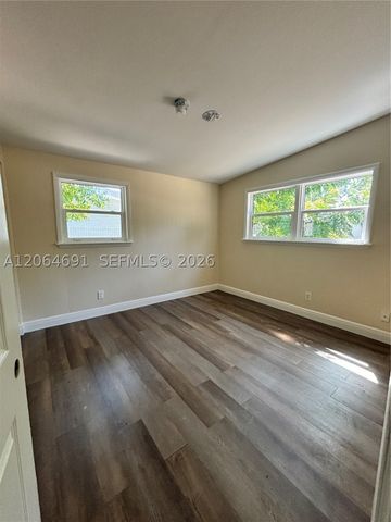 5442 Fourth Ave, Fort Myers, FL 33907