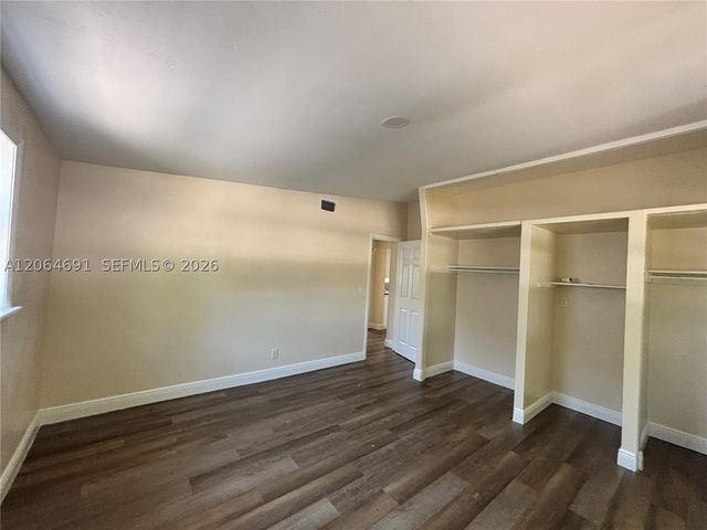 5442 Fourth Ave, Fort Myers, FL 33907