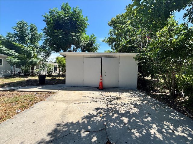 5442 Fourth Ave, Fort Myers, FL 33907