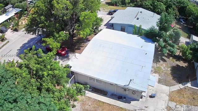 5442 Fourth Ave, Fort Myers, FL 33907