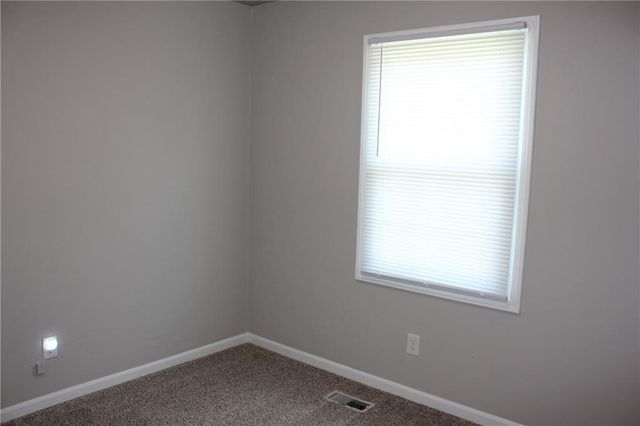 418 N Prairie Street, Liberty, MO 64068