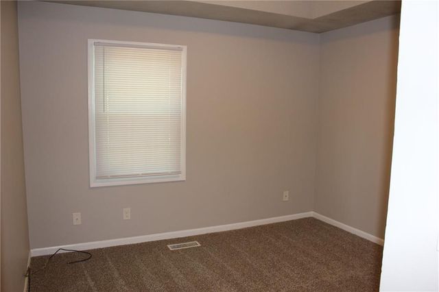 418 N Prairie Street, Liberty, MO 64068