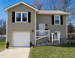 418 N Prairie Street, Liberty, MO 64068