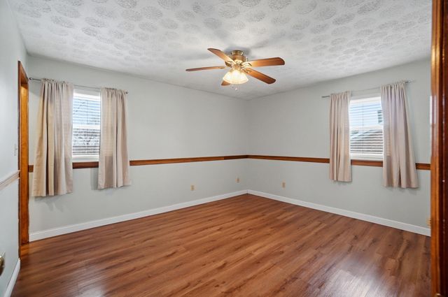 728 Meadow View Drive, Villa Hills, KY 41017