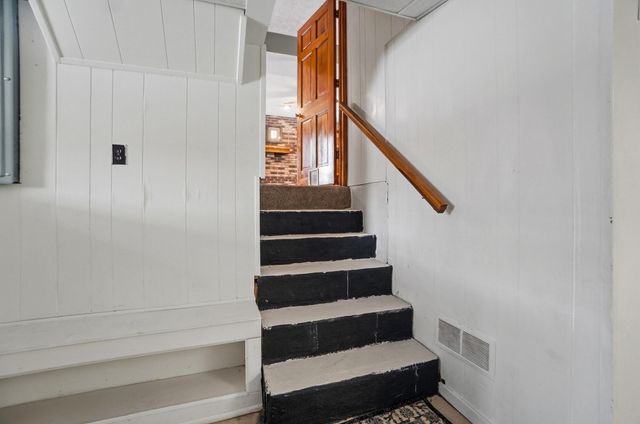 728 Meadow View Drive, Villa Hills, KY 41017