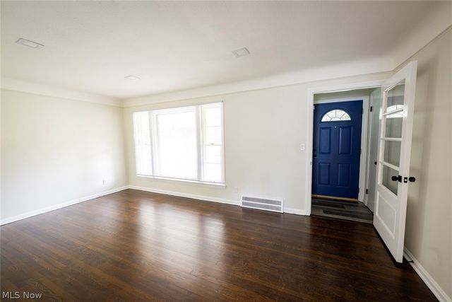 21101 Crystal Avenue, Euclid, OH 44123