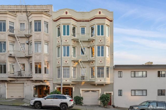 1267 Chestnut Street 3, San Francisco, CA 94118