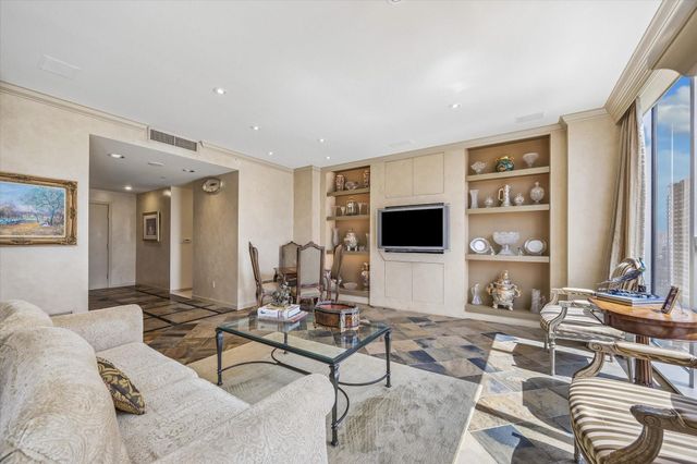 5100 San Felipe Street 152, Houston, TX 77056