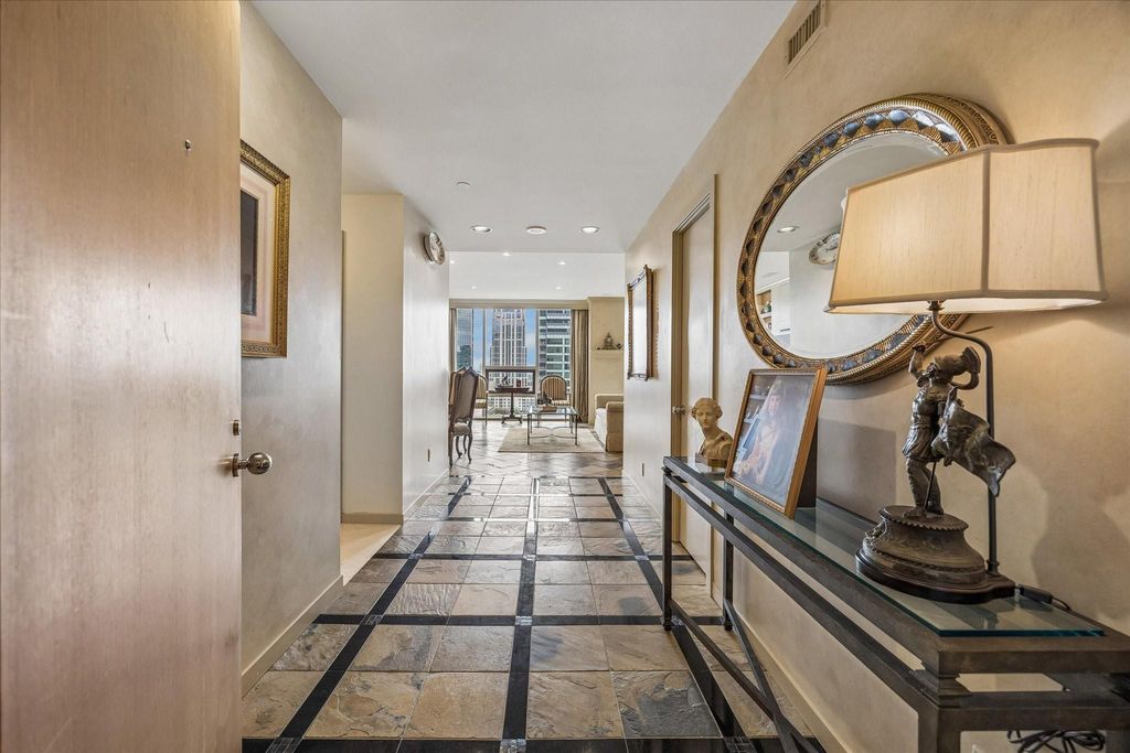 5100 San Felipe Street 152, Houston, TX 77056