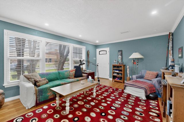 1705 Mariposa Drive, Dallas, TX 75228