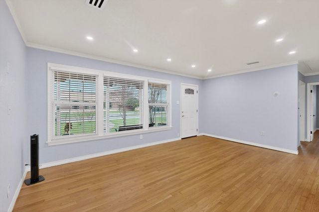 1705 Mariposa Drive, Dallas, TX 75228