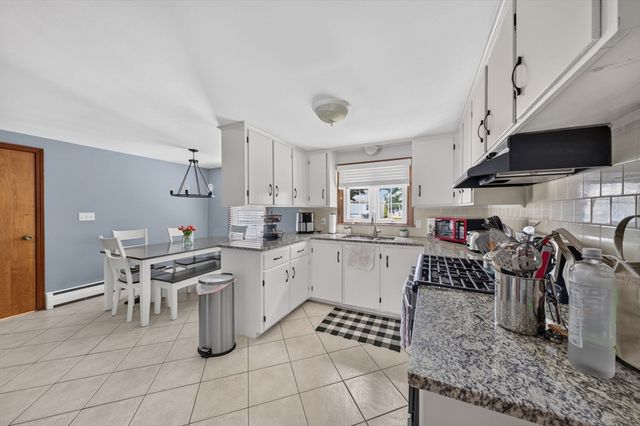 458 Orswell St, Fall River, MA 02721