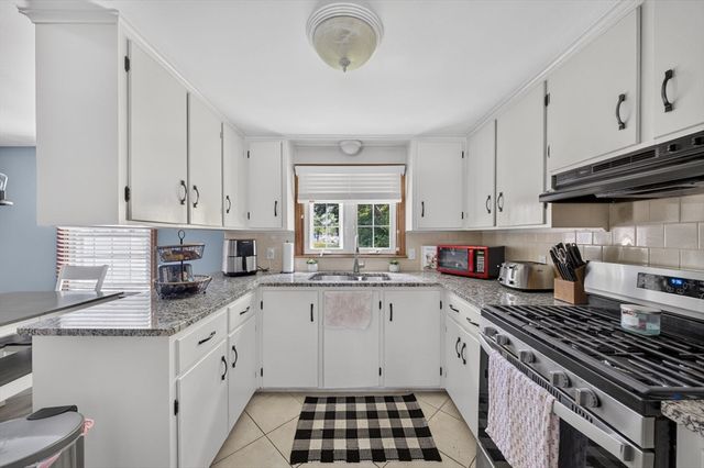 458 Orswell St, Fall River, MA 02721